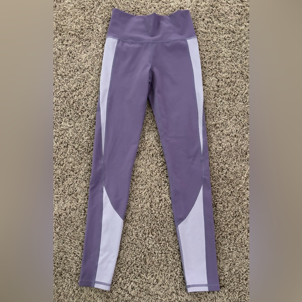 Women’s UA Under Armour Size XS Light & Dark Purple Leggings